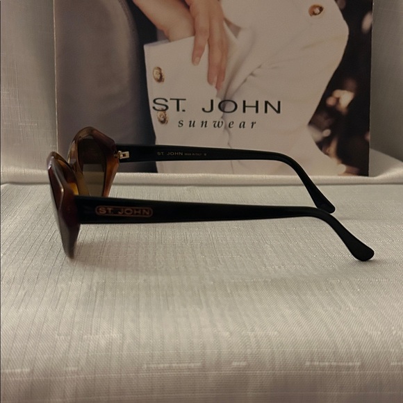 St. John Brown/Black Sunglasses. S-524 BKT - Picture 3 of 5